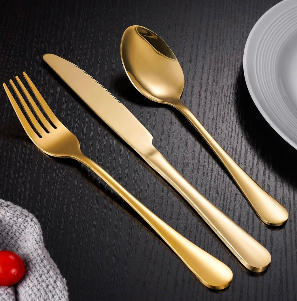 Rent. Golden Cutlery set (stainless steel) | Set de 3 cubiertos Dorado (acero inoxidable)